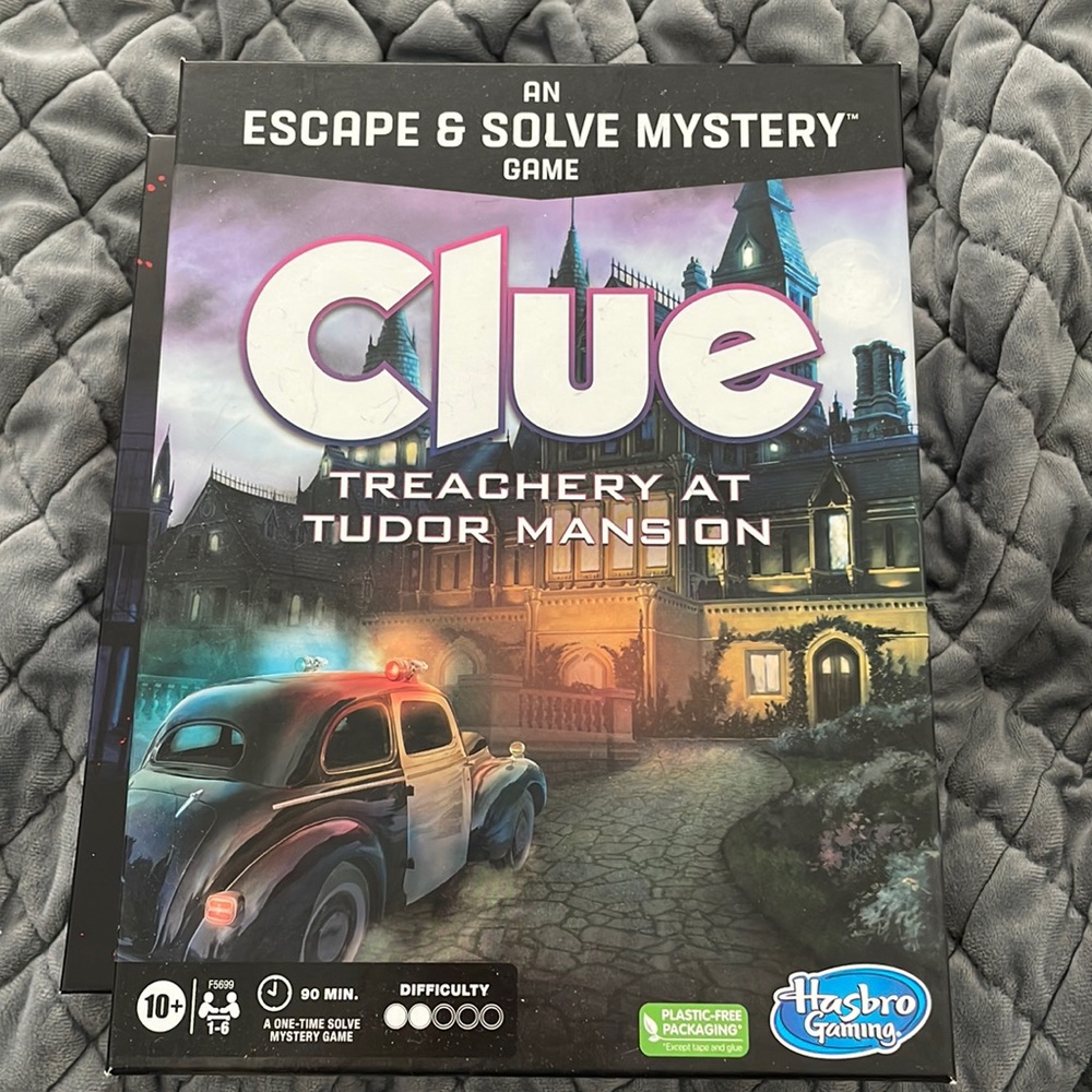 Clue Treachery at Tudor Mansion game!